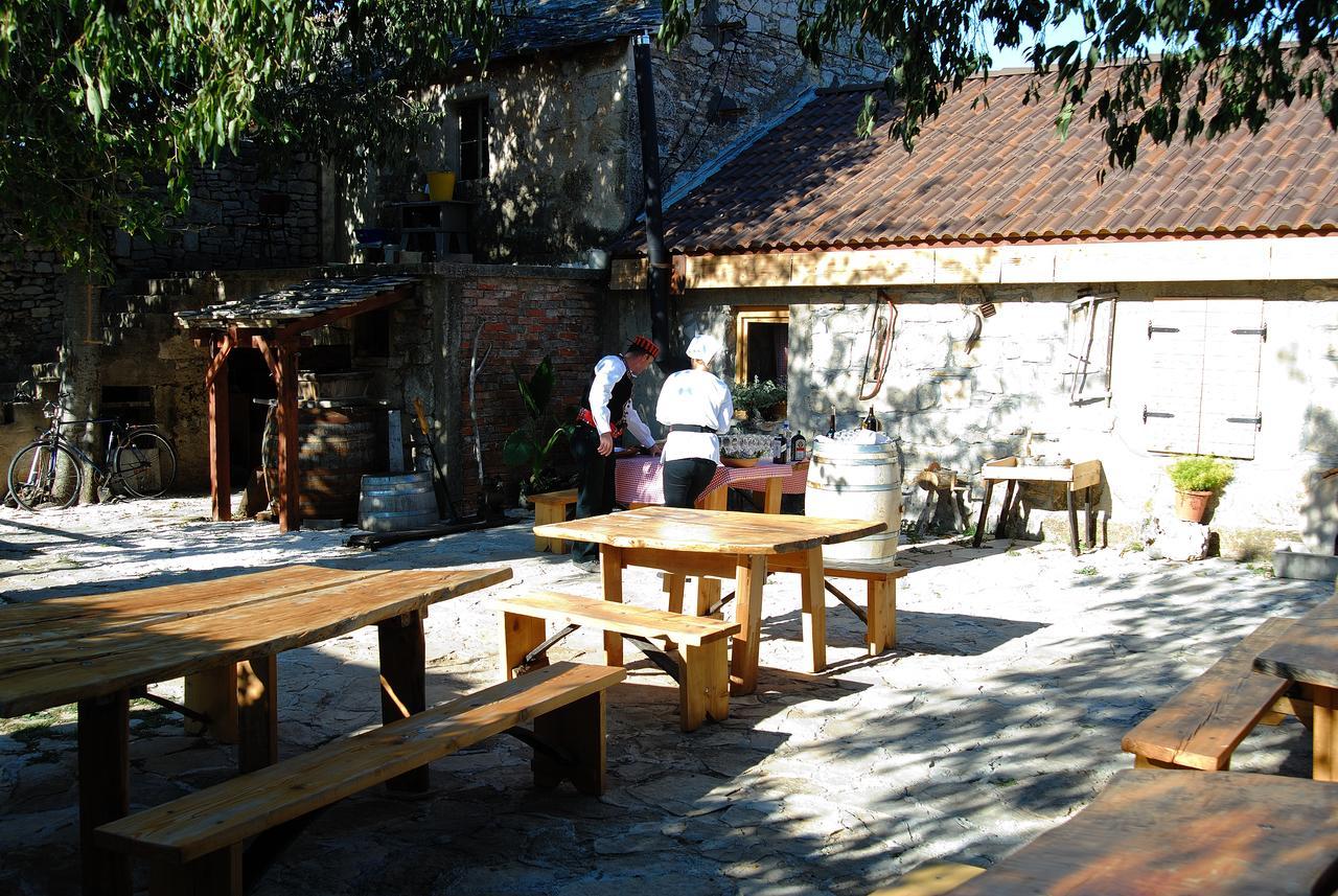 Agroturizam Duvancic - Konoba Dida Marka Drniš Buitenkant foto